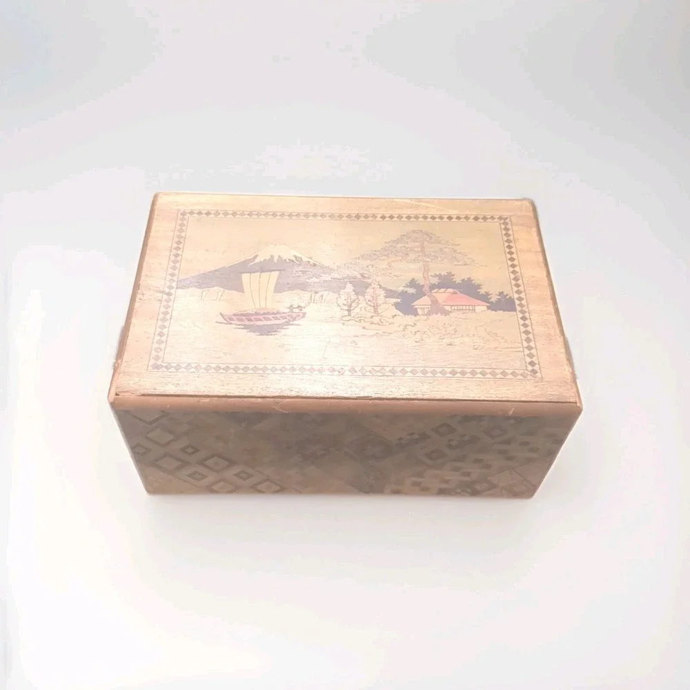Vintage Japanese Bird Wooden Trick Box /‎ Puzzle Box (Himitsu-Bako)